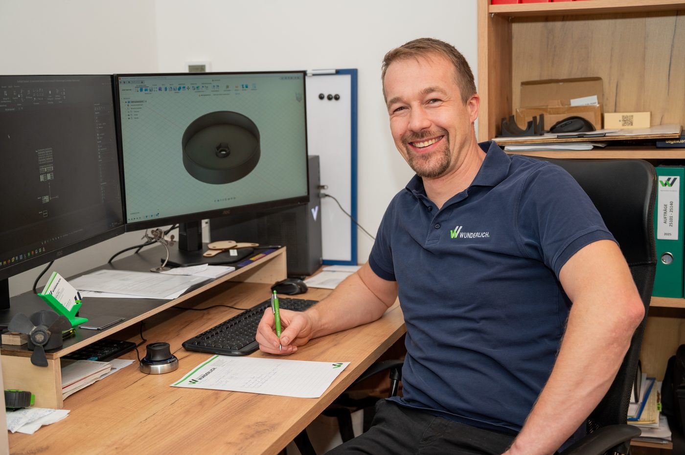 Ing. Jochen Wunderlich am CAD-Arbeitsplatz